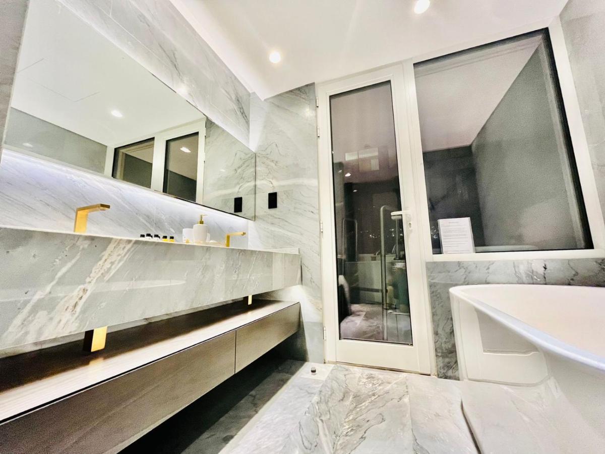Five Palm Jumeirah - 2 Bedrooms & Maid Room In A Splendid Resort - Modernlux Dubai Bagian luar foto